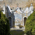 Jardim do Palácio da Independência- tríptico de azulejos ilustrando episódios da Restauração de 1640 Foto: Adrian Lewandowski